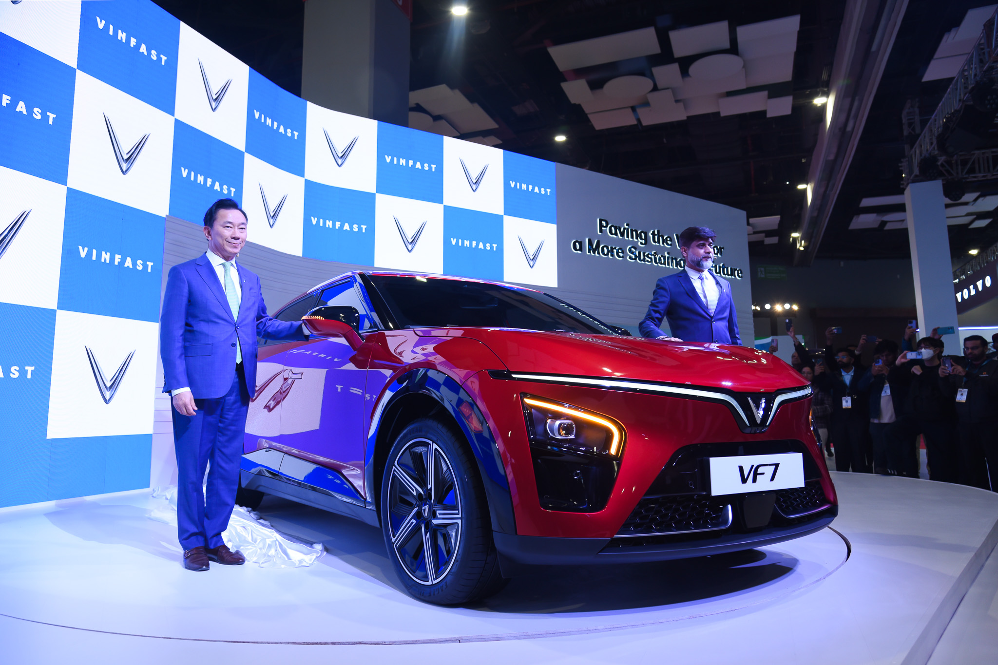 VinFast will introduce the VF 6 and VF 7 to the Indian market.